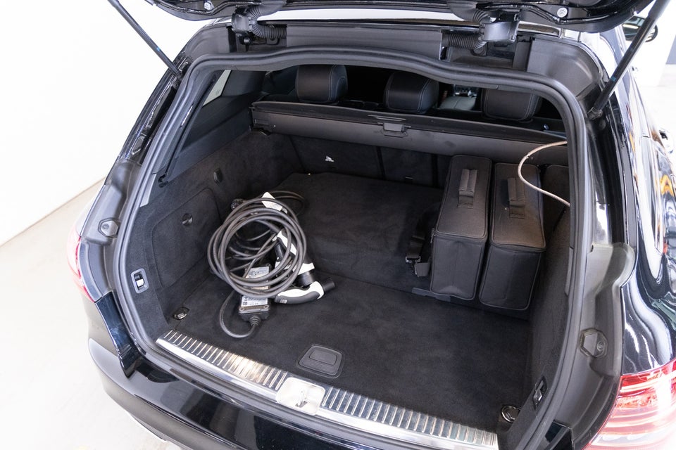 Mercedes C300 e 2,0 AMG Line stc. aut. 5d