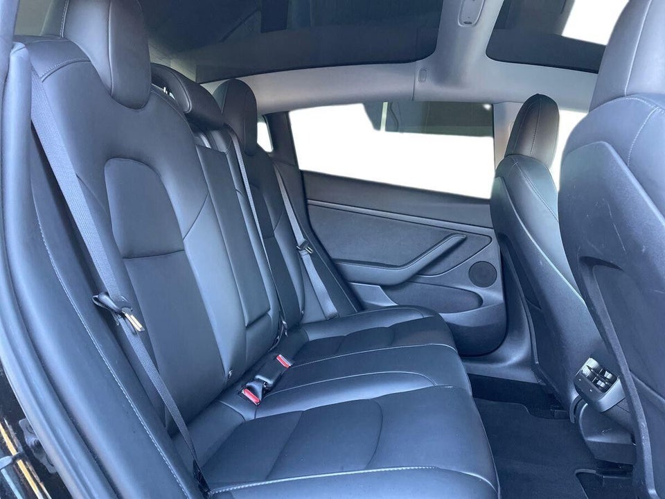Tesla Model 3 Long Range AWD 4d