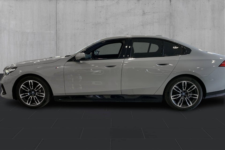 BMW i5 eDrive40 M-Sport 4d