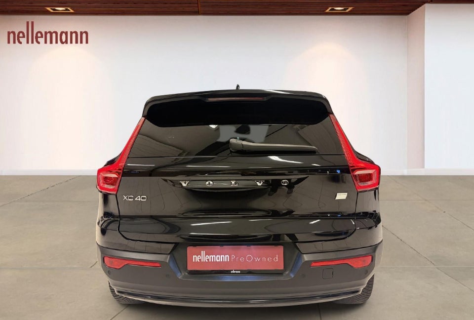 Volvo XC40 Standard Range Plus 5d