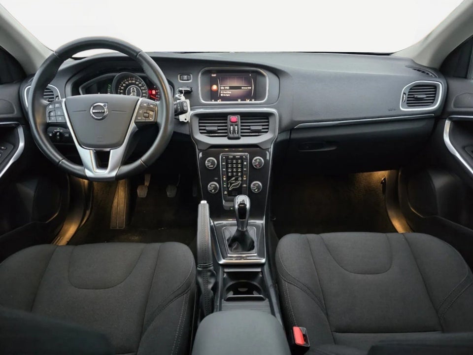 Volvo V40 2,0 D2 120 Momentum 5d