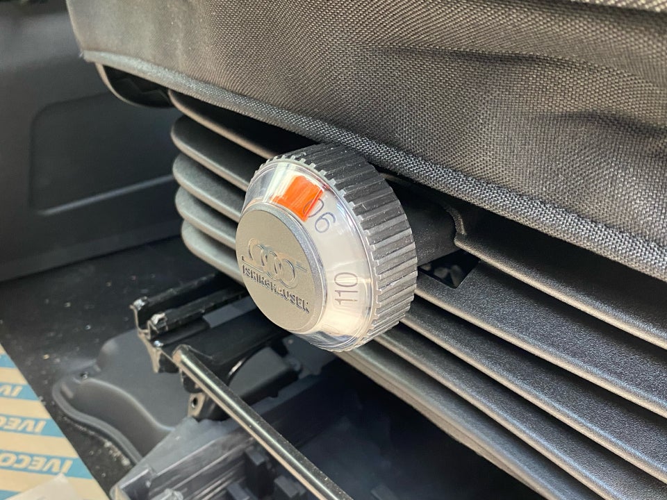 Iveco Daily 3,0 35S18 4100mm Box m/lift AG8