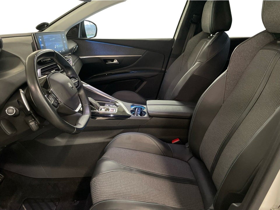 Peugeot 3008 1,5 BlueHDi First Selection EAT8 5d