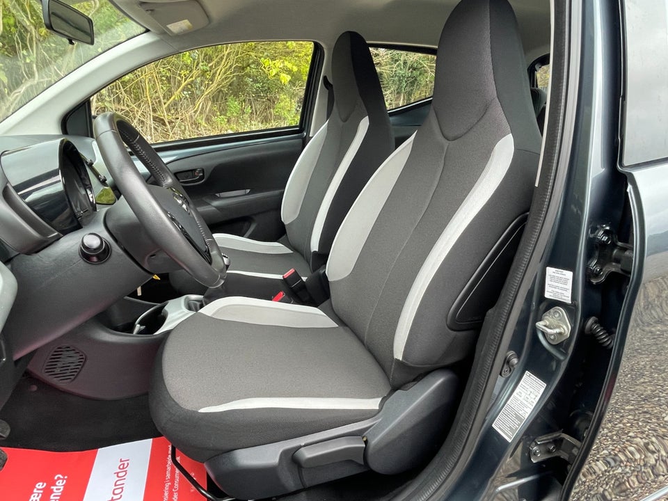 Toyota Aygo 1,0 VVT-i x-touch 5d