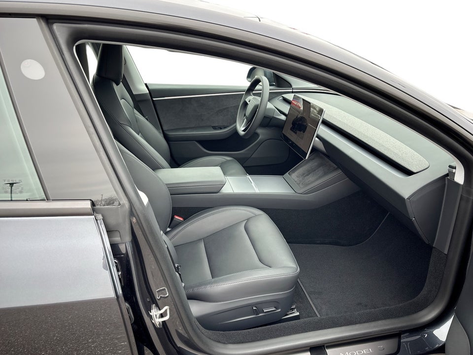 Tesla Model 3 Long Range AWD 4d