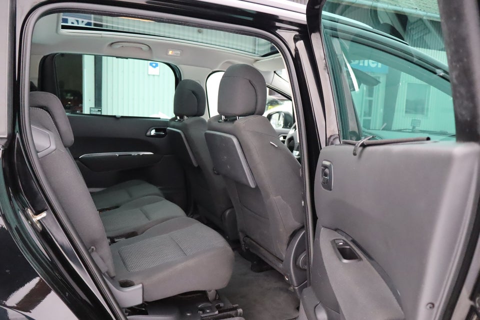 Peugeot 5008 1,6 HDi 114 Style 7prs 5d