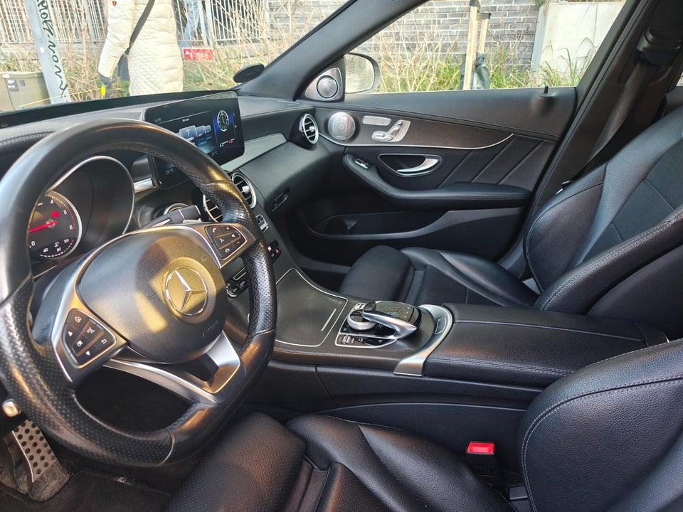 Mercedes C220 d 2,2 AMG Line stc. aut. 5d