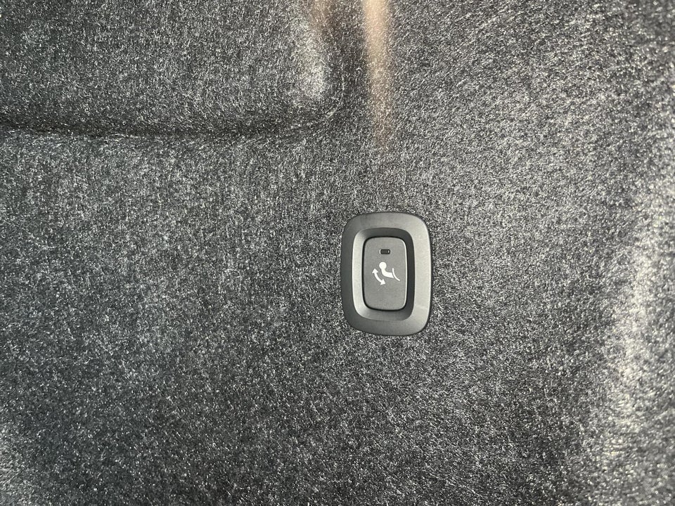 Volvo EX40 Extended Range Plus 5d