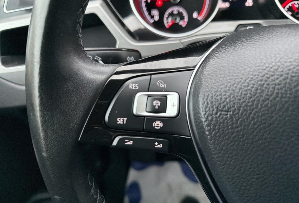 VW Touran 2,0 TDi 115 Comfortline DSG 7prs 5d