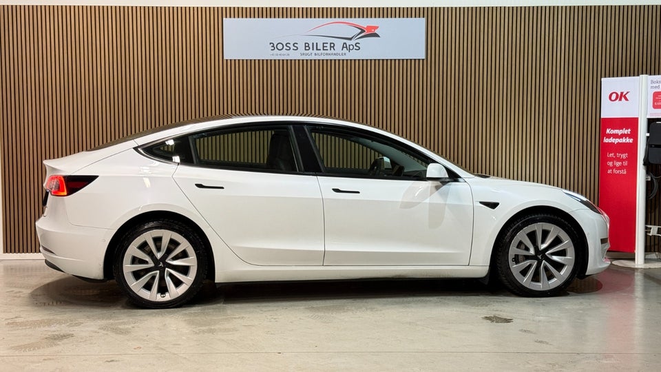 Tesla Model 3 Long Range AWD 4d