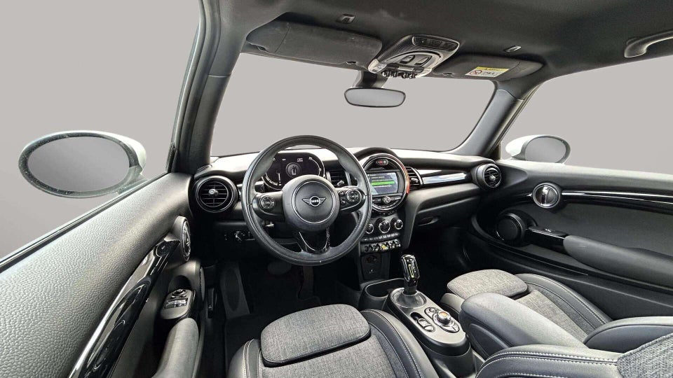 MINI Cooper SE Classic Trim 3d