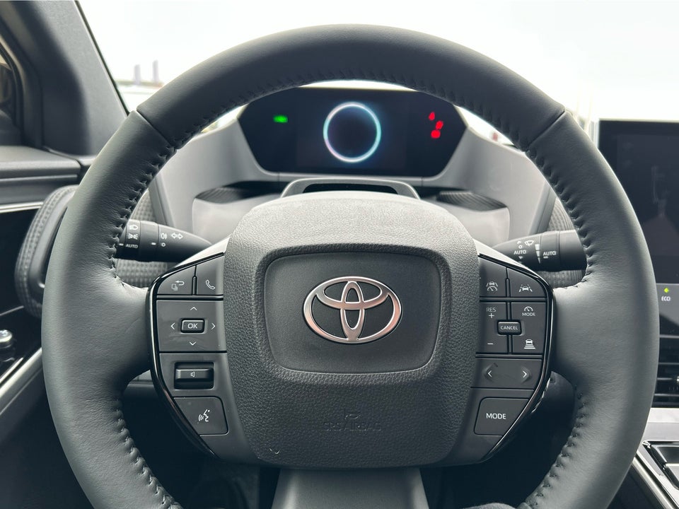 Toyota bZ4X Business+ 5d