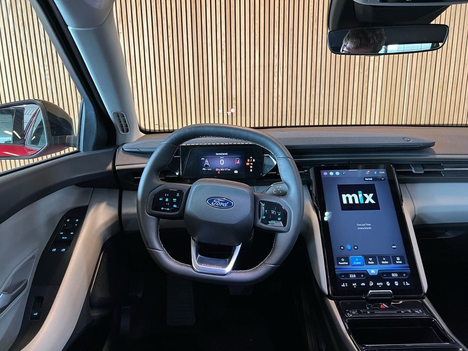 Ford Explorer 77 Select Extended Range 5d