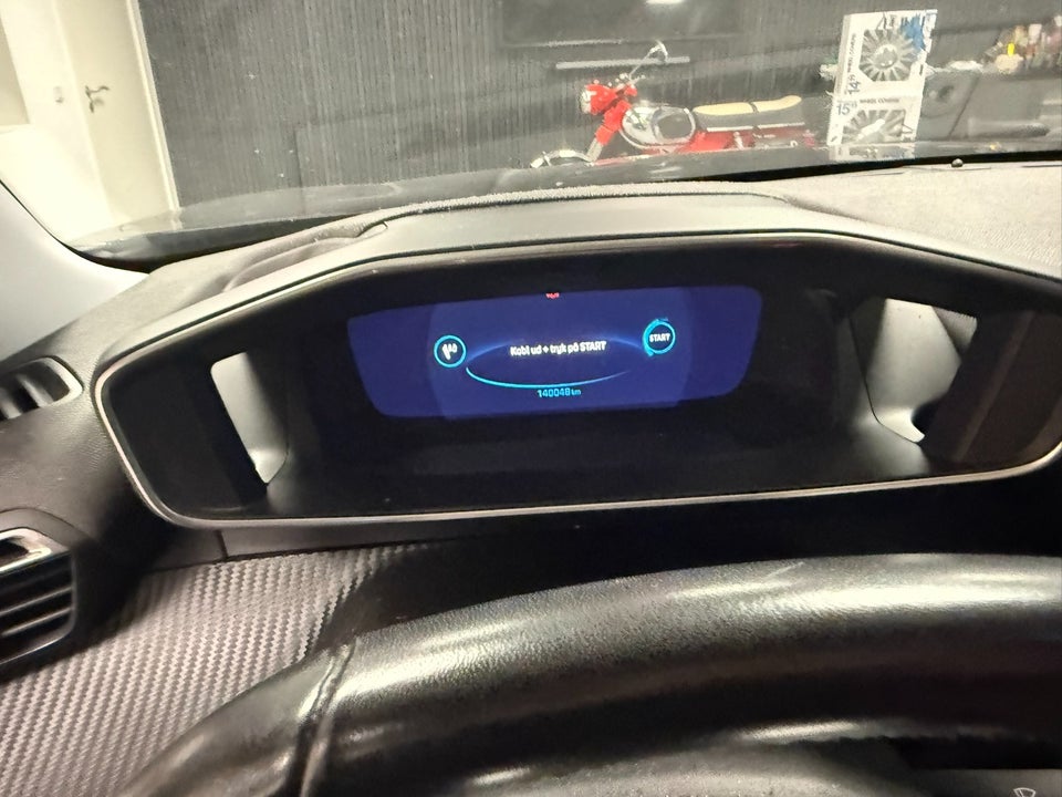 Peugeot 2008 1,5 BlueHDi 100 Allure Pack Van 5d