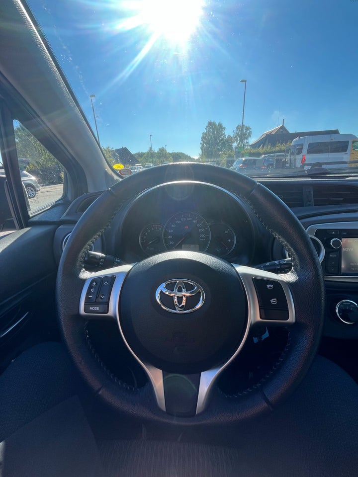 Toyota Yaris 1,0 VVT-i T2 Touch 5d