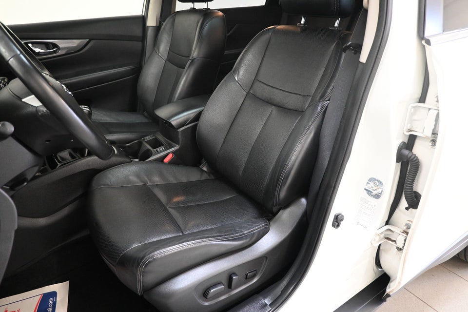 Nissan X-Trail 1,6 Dig-T 163 Tekna 5d