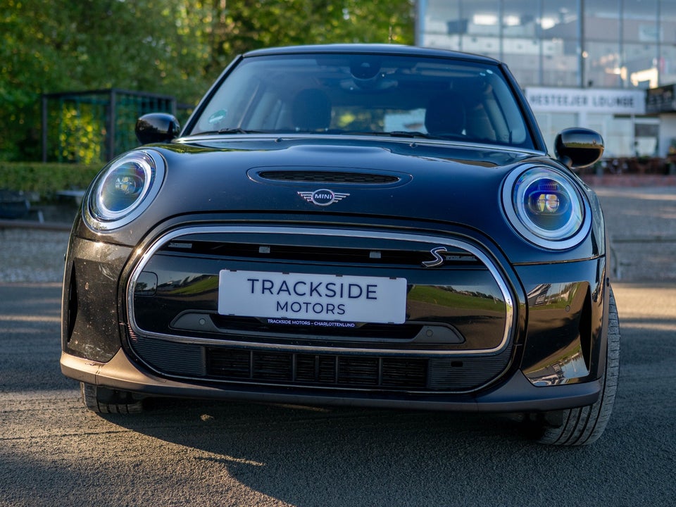 MINI Cooper SE Essential 3d