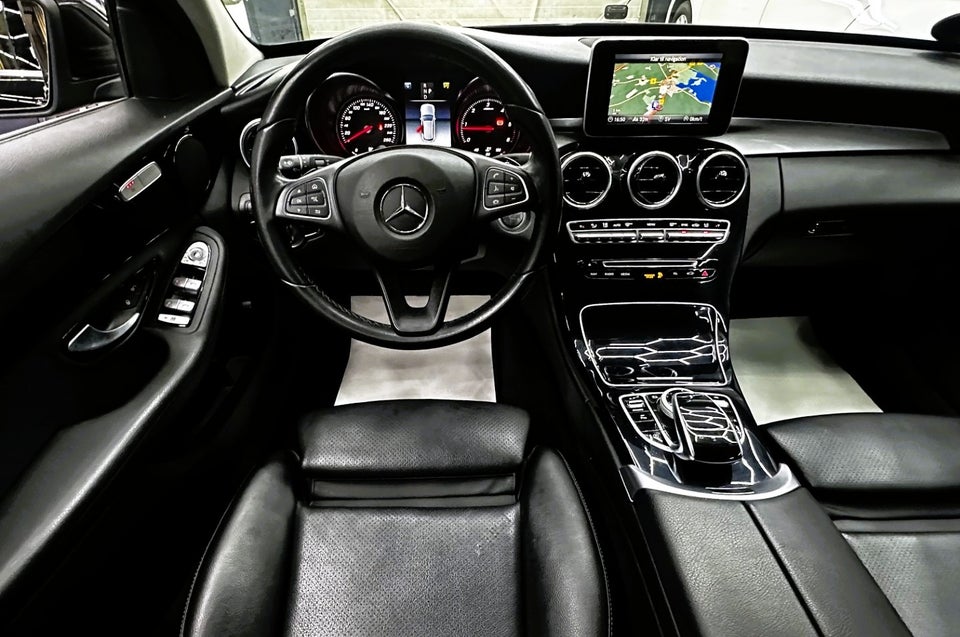 Mercedes C220 d 2,2 AMG Line stc. aut. 5d