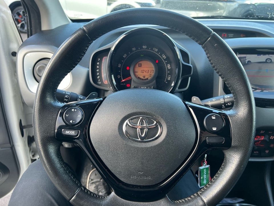 Toyota Aygo 1,0 VVT-i x-pression x-shift 5d
