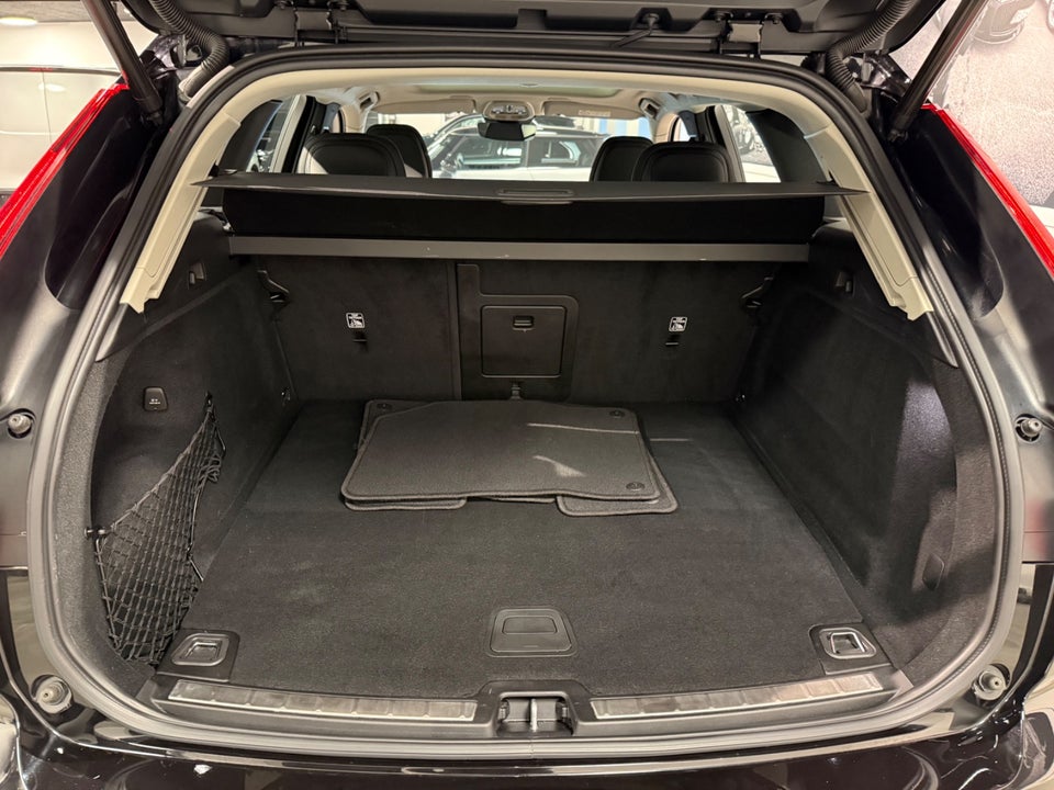 Volvo XC60 2,0 T6 ReCharge Plus Dark aut. AWD 5d