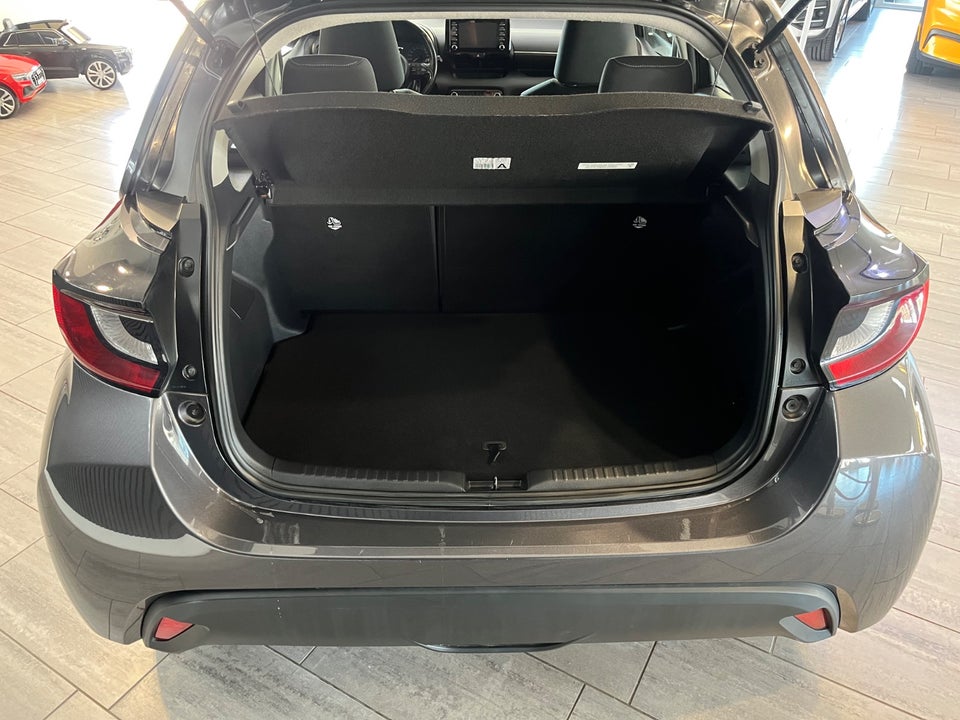 Toyota Yaris 1,5 Hybrid H1 e-CVT 5d