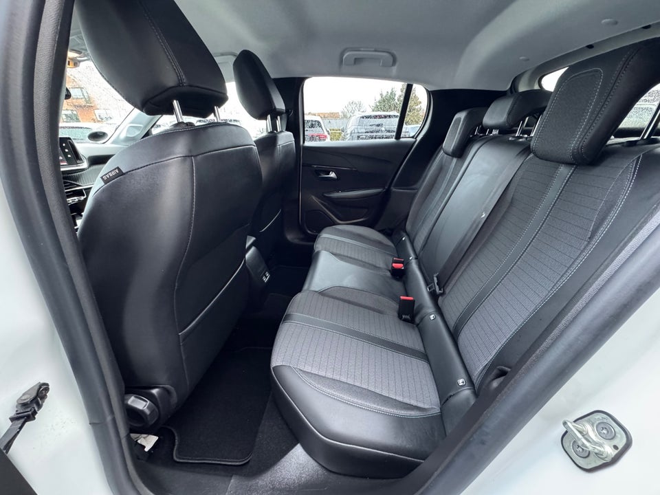 Peugeot 208 1,2 PureTech 100 Evolution EAT8 5d