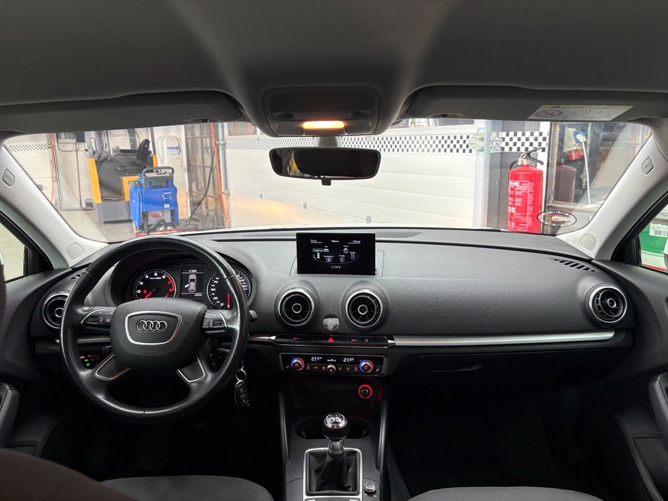 Audi A3 1,4 TFSi 125 Ambiente Sportback 5d