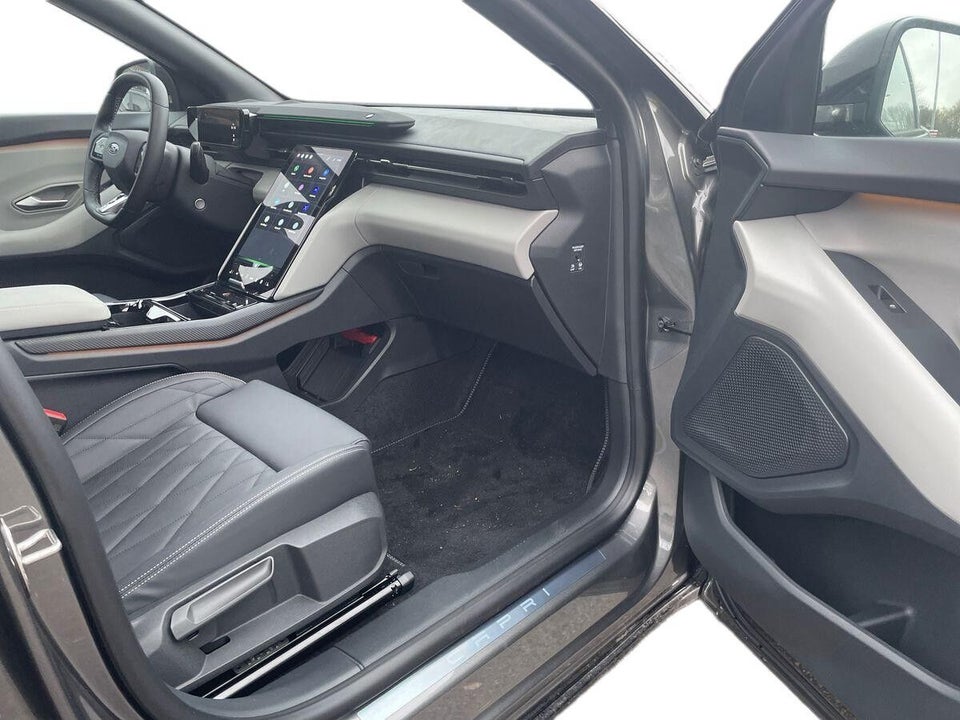 Ford Capri 77 Premium Extended Range 5d