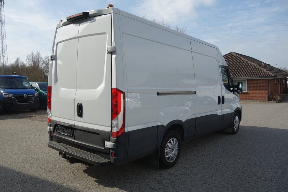 Iveco Daily 2,3 35S16 12m³ Van AG8