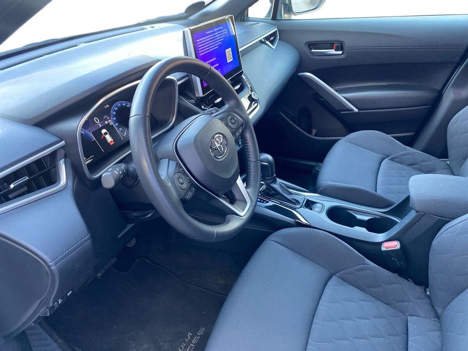 Toyota Corolla Cross 2,0 Hybrid Style Comfort CVT 5d