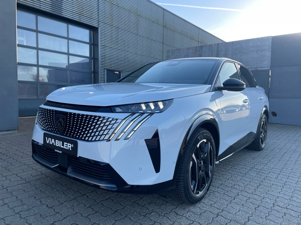 Peugeot e-3008 77 GT Pack 5d