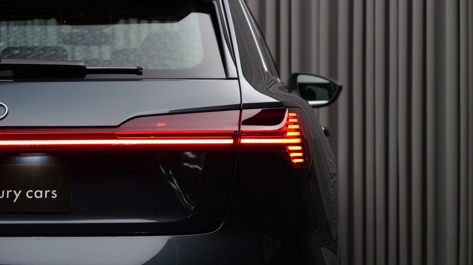 Audi Q8 e-tron 55 Advanced quattro 5d
