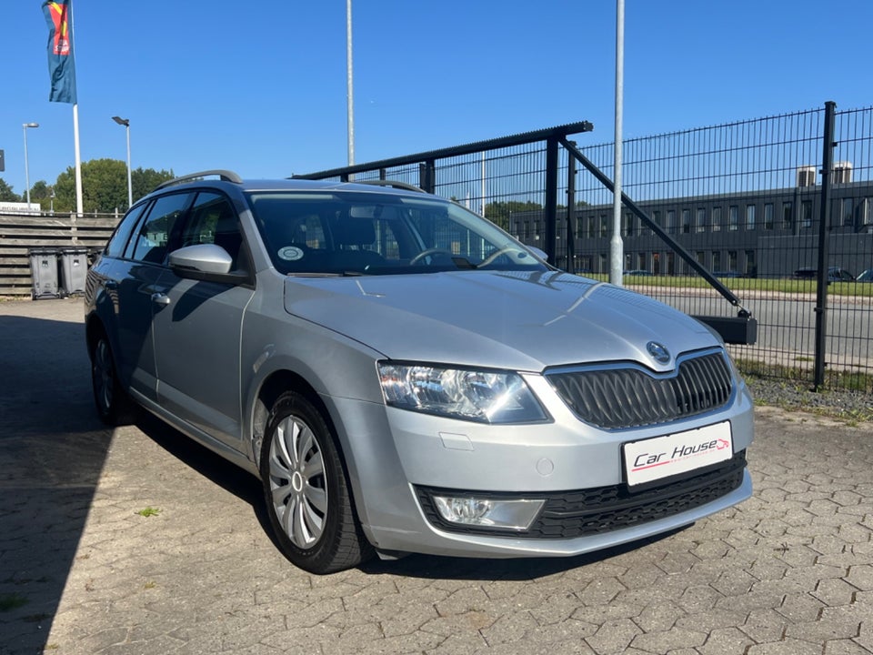 Skoda Octavia 1,6 TDi 105 Ambition Combi 5d