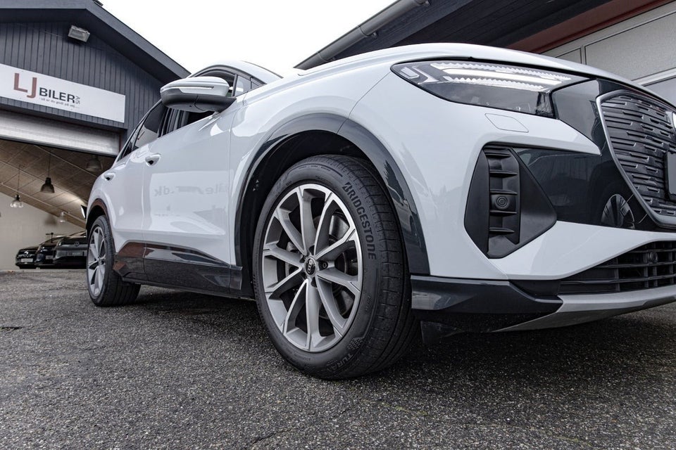 Audi Q4 e-tron 50 quattro 5d