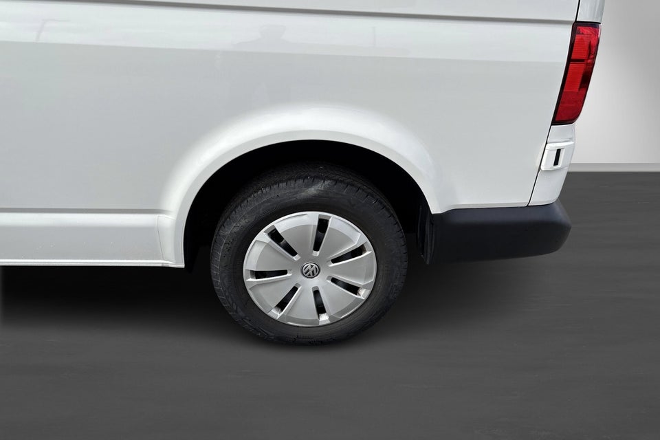 VW Transporter 2,0 TDi 110 Kassevogn lang