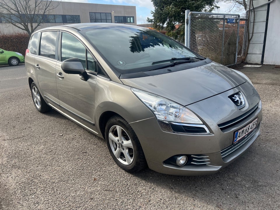 Peugeot 5008 1,6 VTi Premium 5d