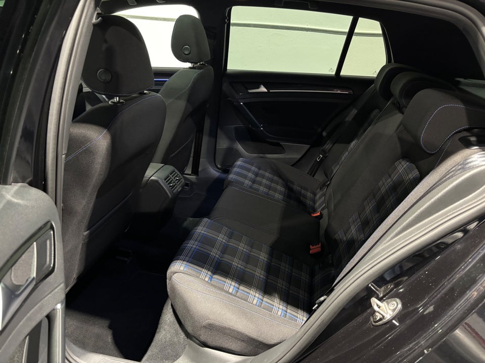 VW Golf VII 1,4 GTE Highline DSG 5d