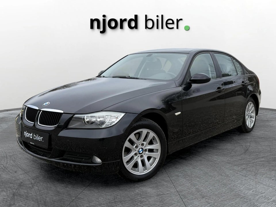 BMW 320i 2,0  4d