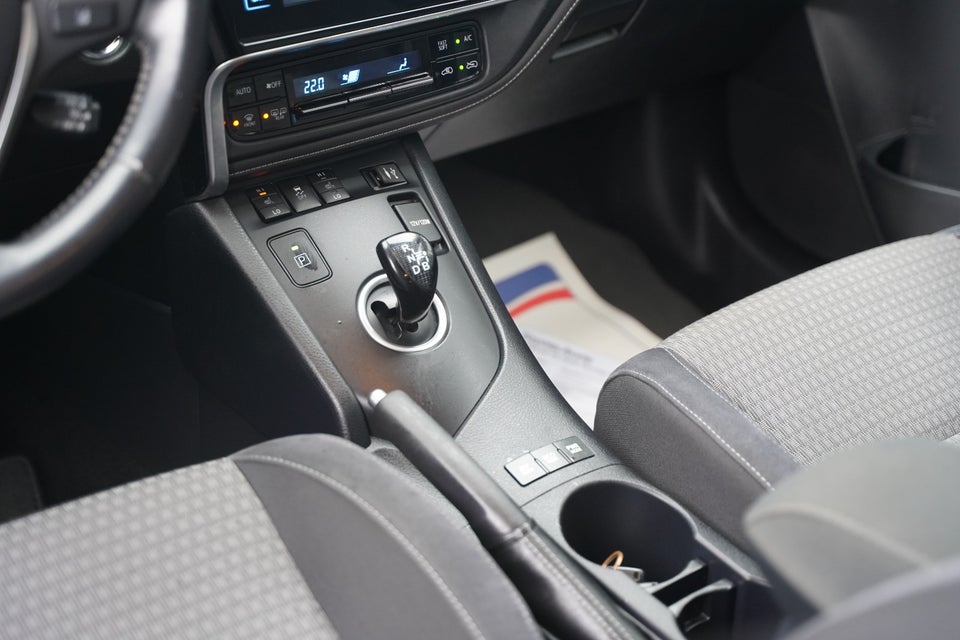 Toyota Auris 1,8 Hybrid H2 Style Touring Sports CVT 5d