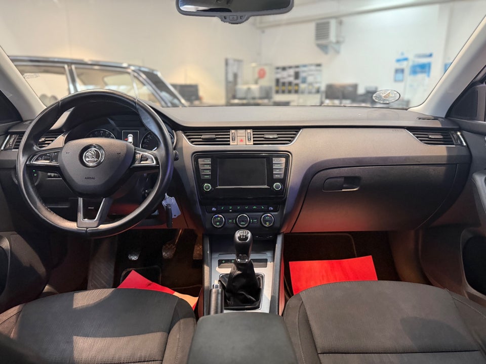 Skoda Octavia 1,6 TDi 110 Active 5d