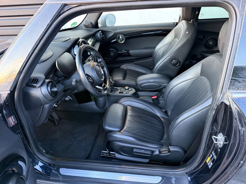 MINI Cooper SE Maximise 3d