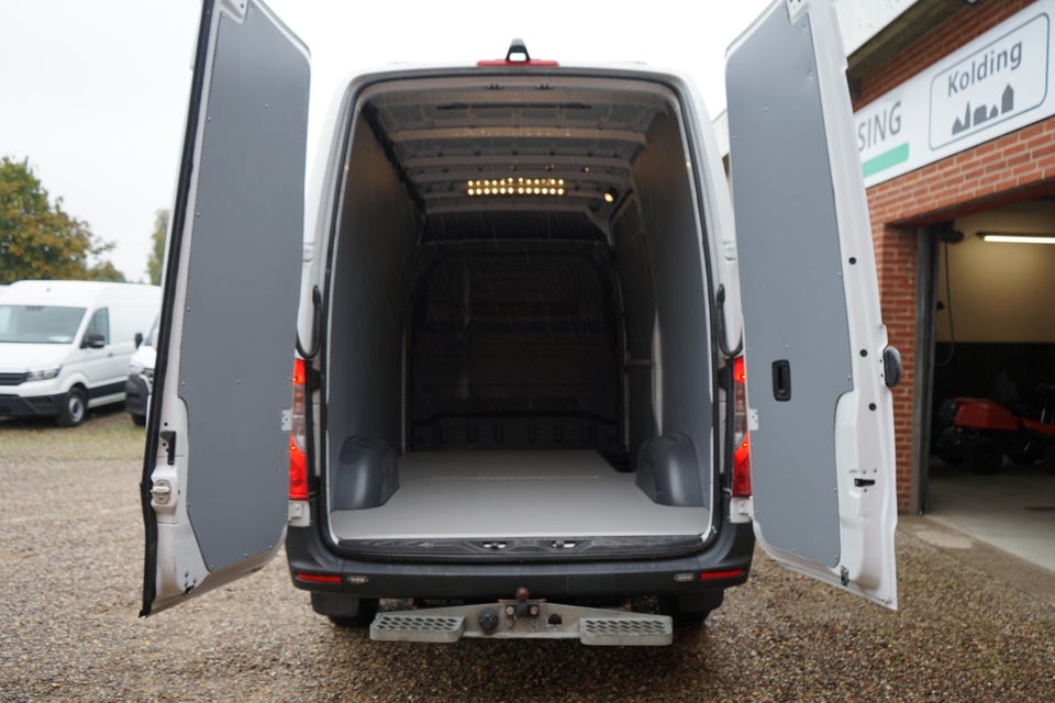 Mercedes Sprinter 317 2,0 CDi A2 Kassevogn aut. RWD