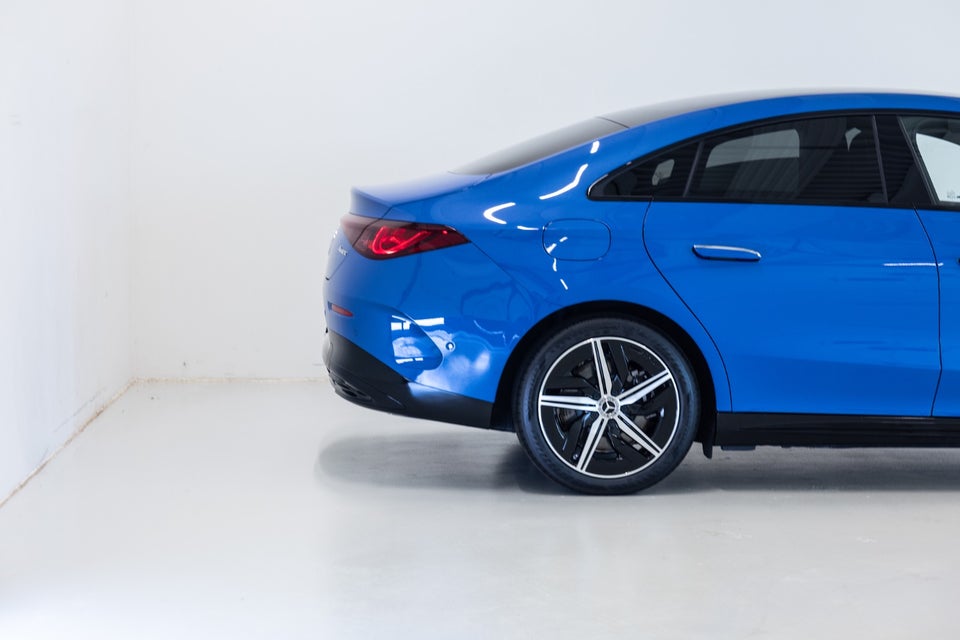 Mercedes CLA350 EQ AMG Premium 4Matic 4d