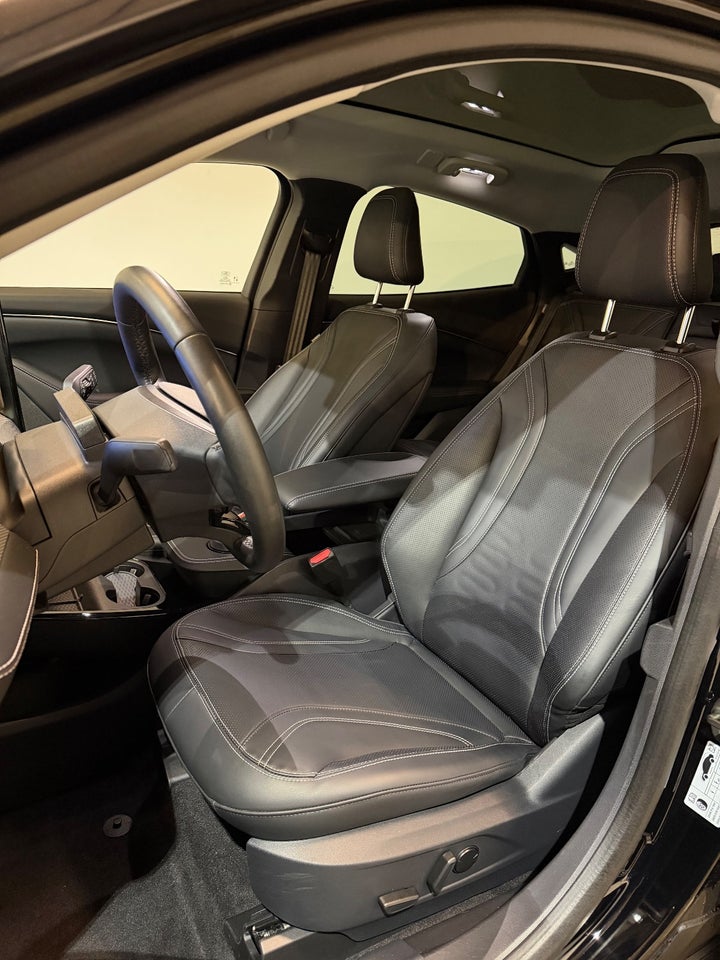 Ford Mustang Mach-E 75 Standard Range 5d