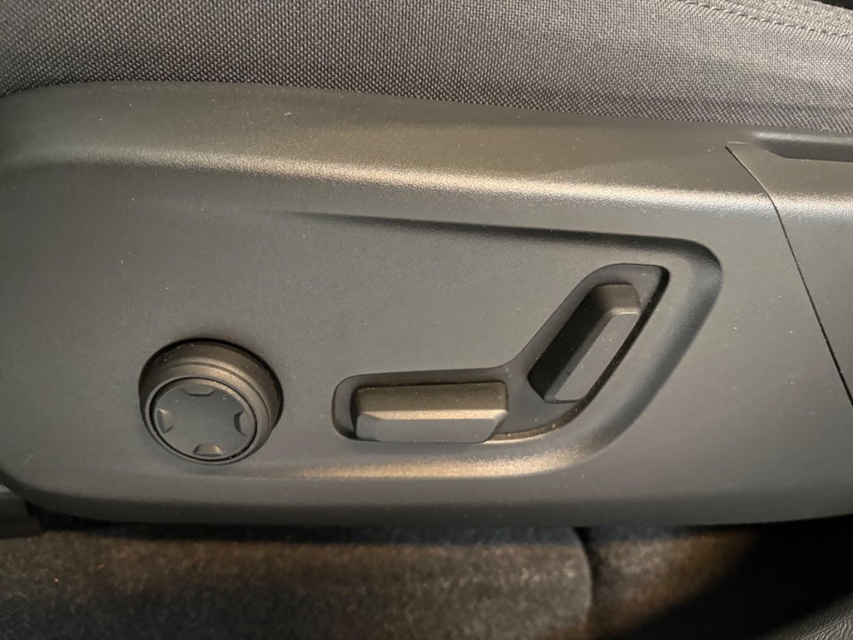 Volvo XC40 P6 ReCharge Pro 5d