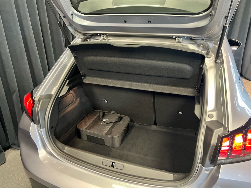Peugeot e-208 50 Active Pack 5d