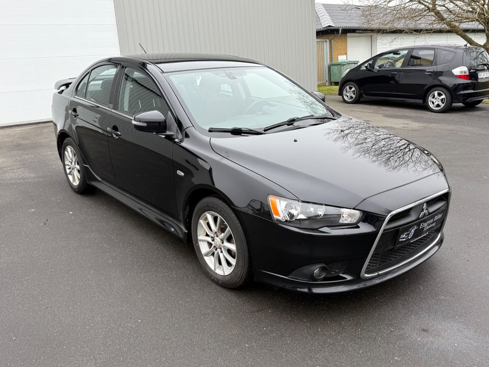 Mitsubishi Lancer 1,6 Invite SportSedan 4d