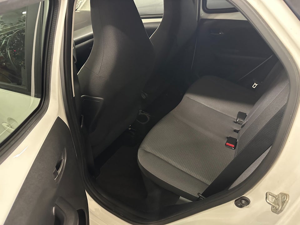 Toyota Aygo 1,0 VVT-i x-press 5d