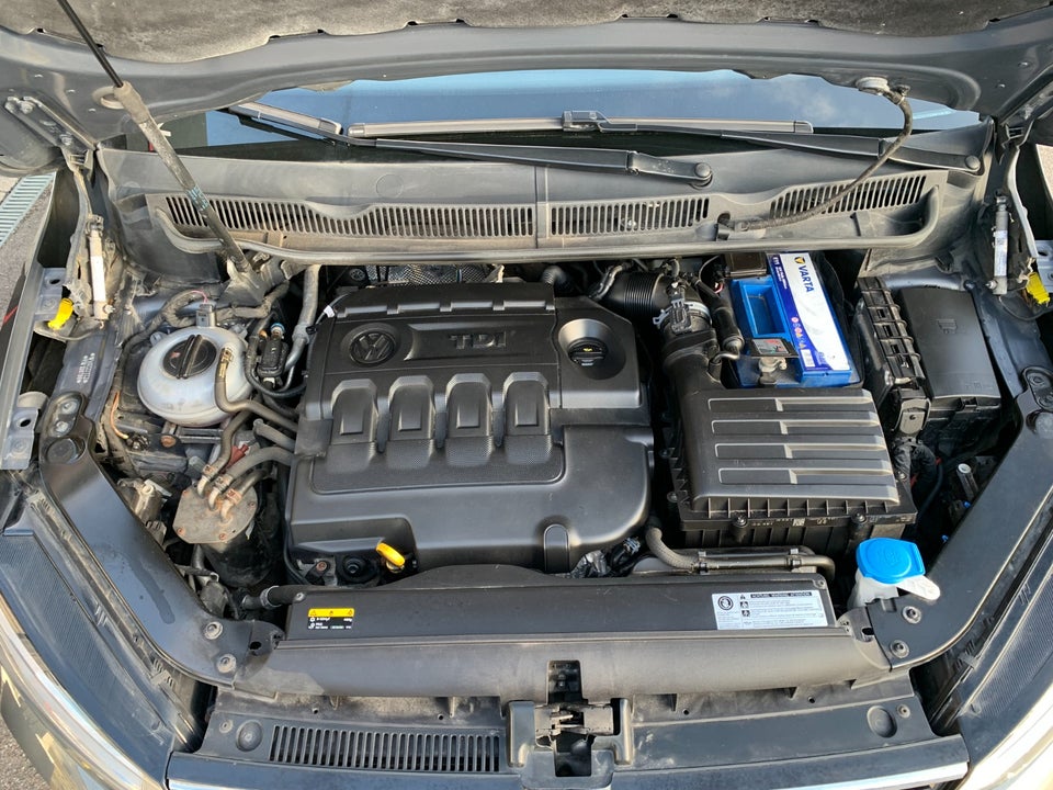 VW Touran 1,6 TDi 115 Highline DSG Van 5d