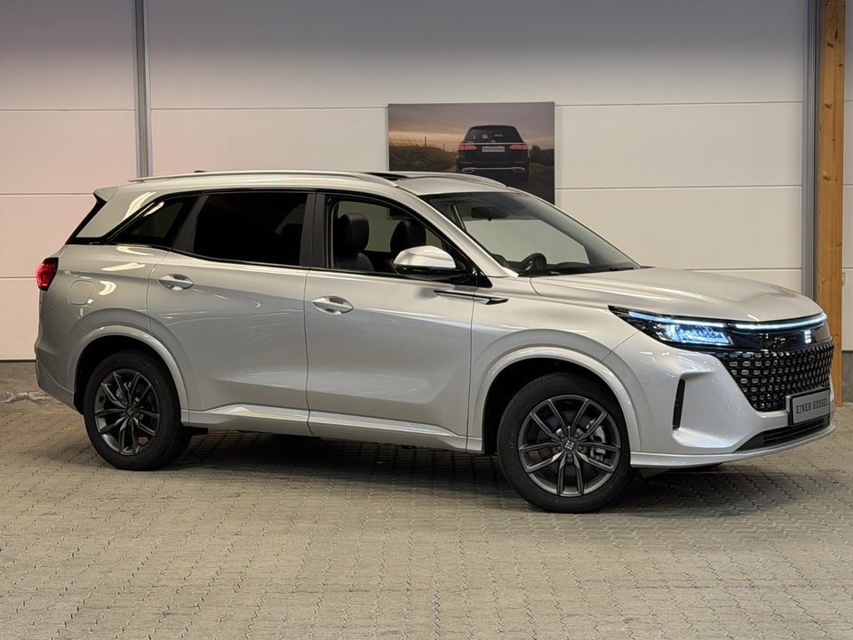 Navor E5 1,5 PHEV Rock 5d